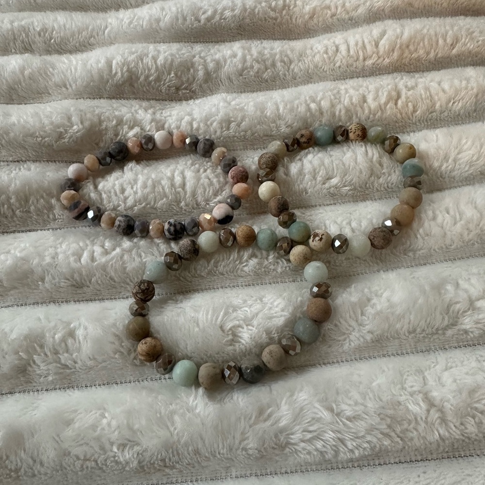 BB Lila Stretch Beaded Bracelets - Picture 2 of 3